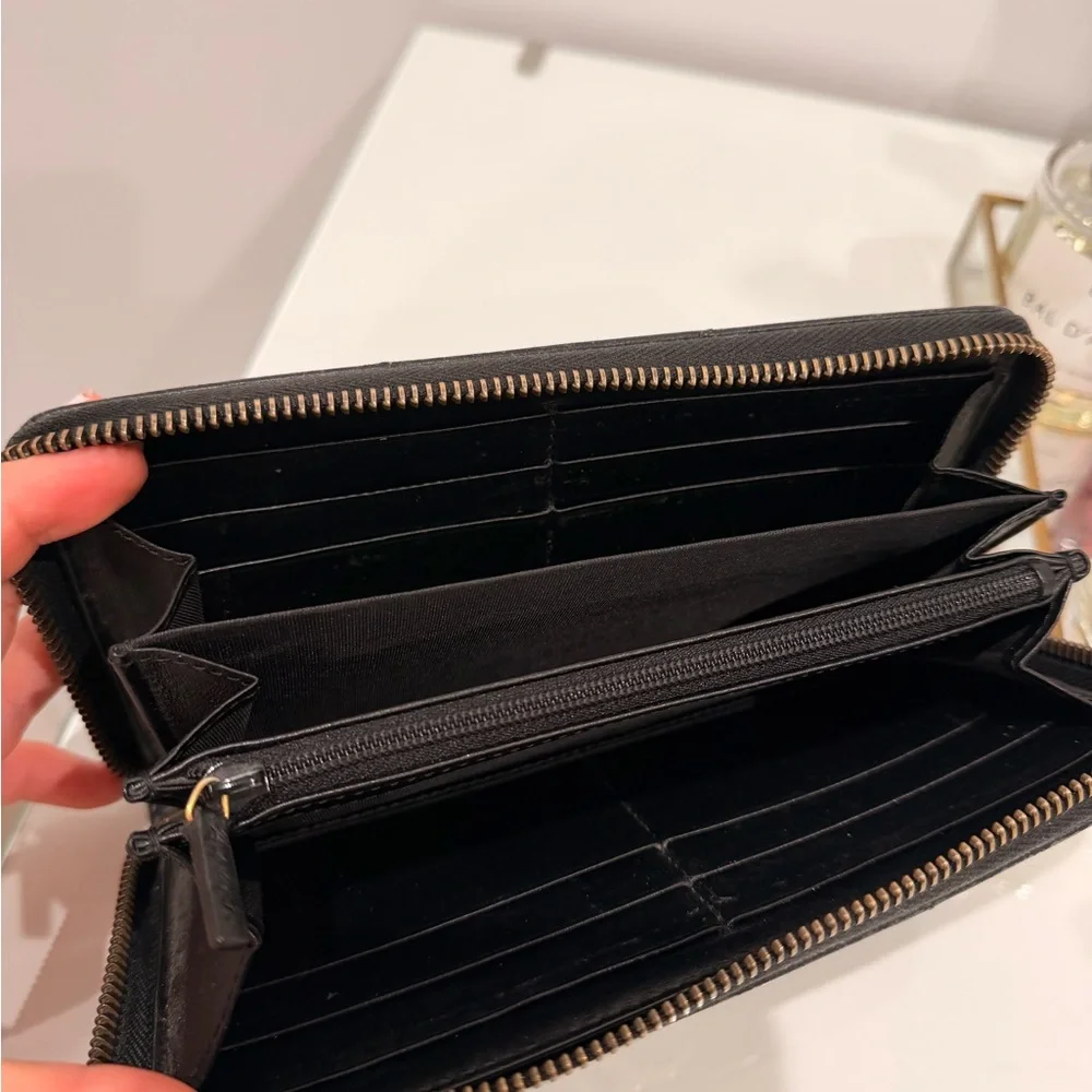 Gucci Black Quilted Leather Clutch with Gold Double G